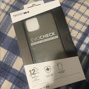 iPhone 11 Pro tech21 phone case